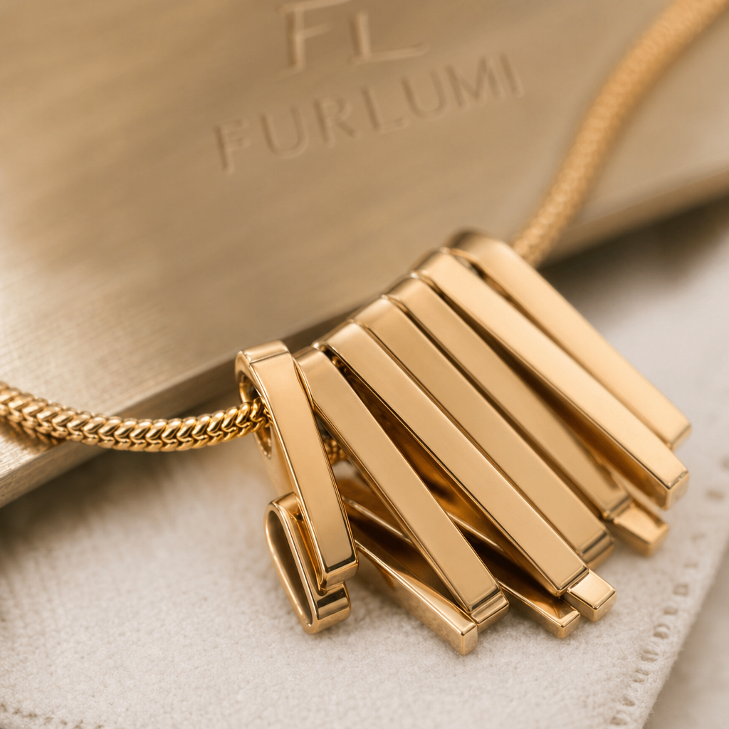 The Knife Edge Chain detail 03 image.