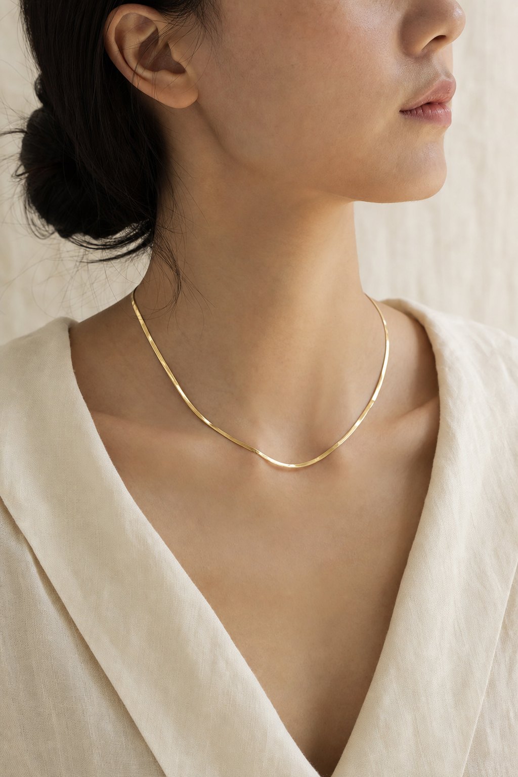 The Knife Edge Chain wearing close image.