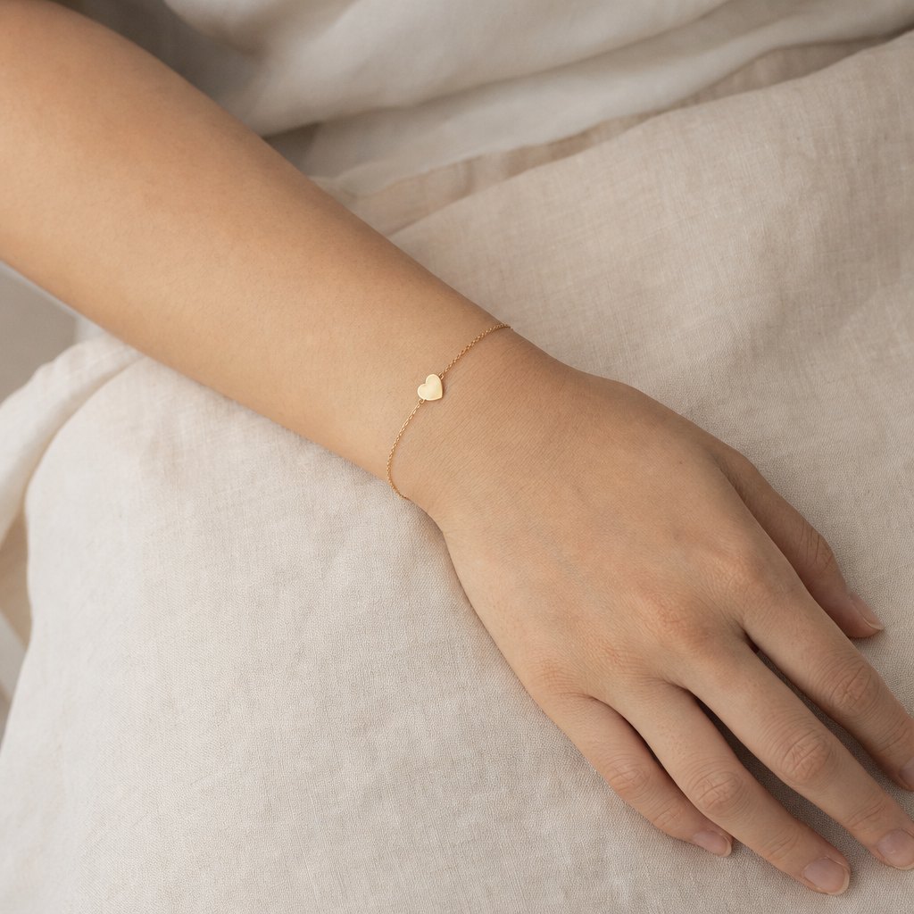 The Signet Heart wearing close image.