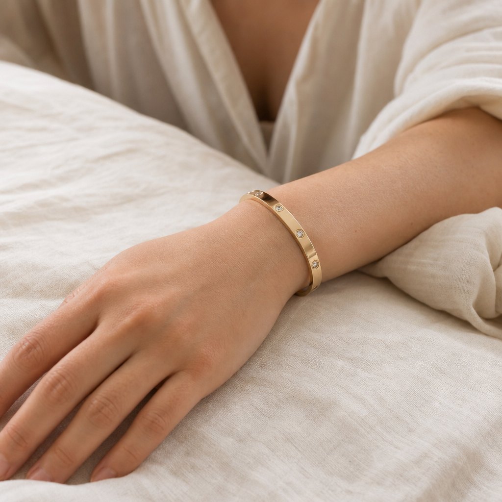 The Wire Bangle wearing close image.